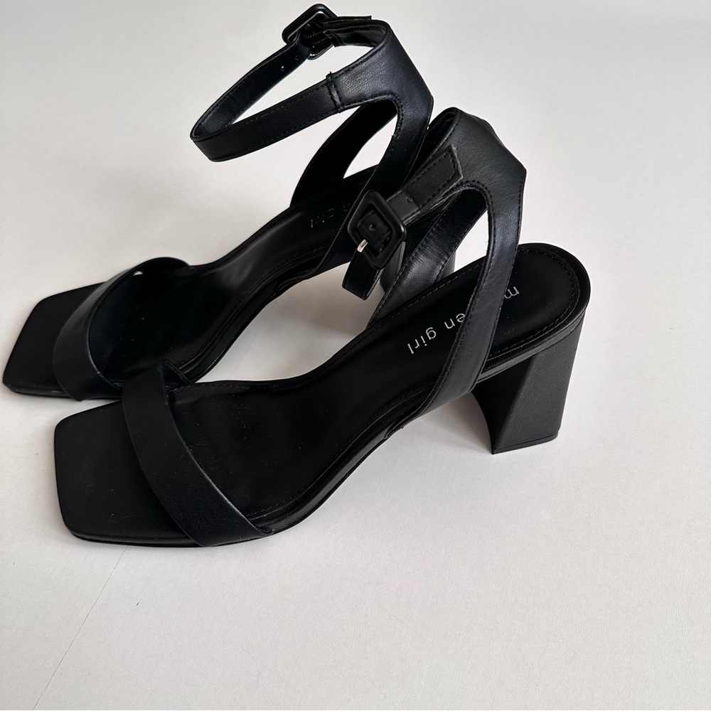 Steve Madden Square Toe Black Heeled Sandals Winnie Size 11